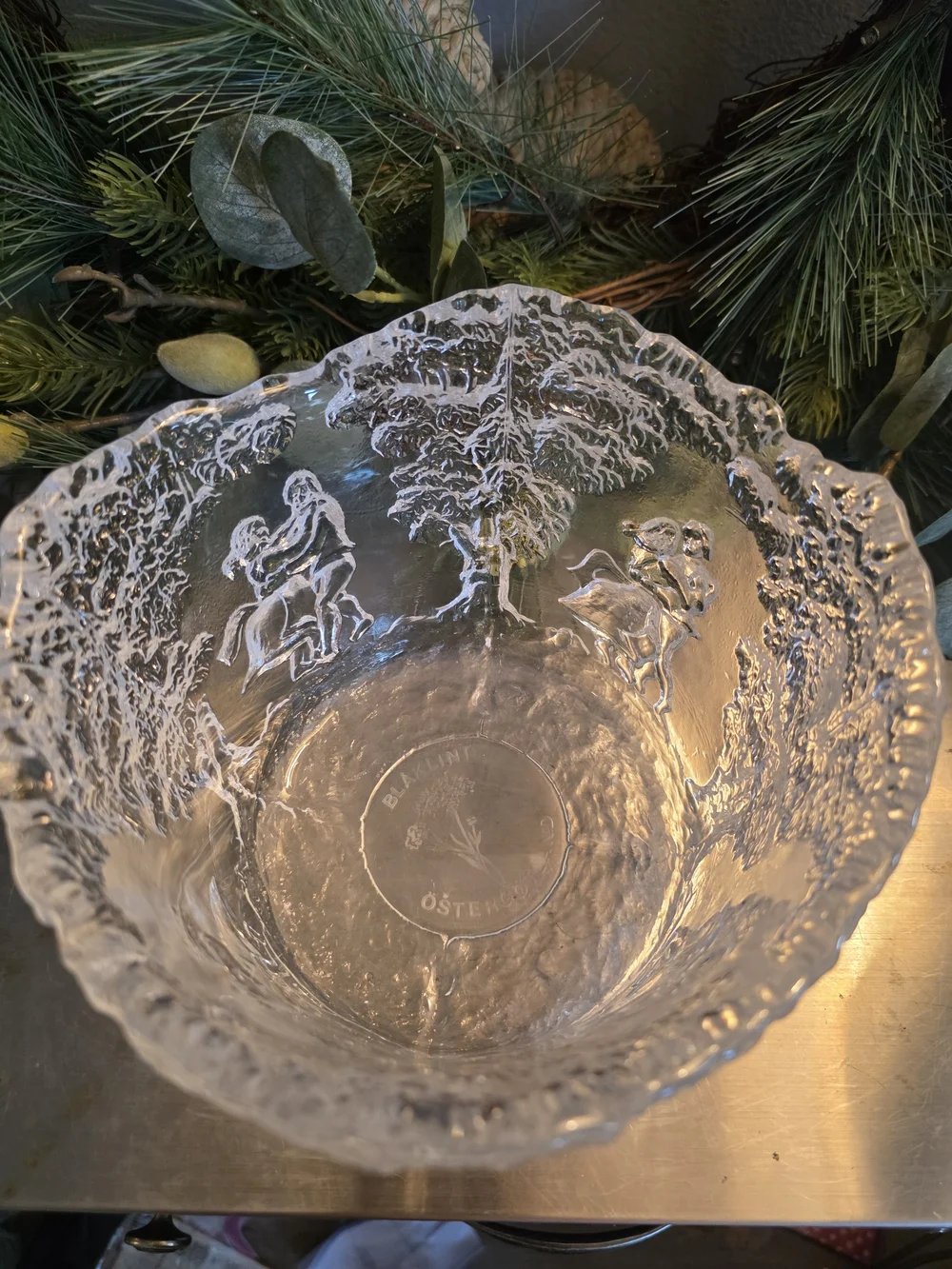 Clear Textured Glass Serving Bowl - Elegant Home Dining Serveware